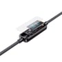 Et gennemskåret stykke af 4smarts ScreenCord USB-C-kablet viser elektronik og display i det sorte kontrolmodul.