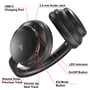 Verbatim TruSound Bluetooth-headsettets ørekop viser USB-C-port, lydstik, indikatorlys og betjeningsknapper.