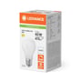 LEDVANCE LED-standardpærens orange og hvide emballage viser pæren, dæmpbar funktion, E27-fatning og 4000 K.