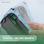 Magnetisk opladning med 4smarts Rugged TitanPack UltiMag powerbank og en smartphone for præcis justering.