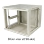 Toten System Z 19” vægskab i hvid med glasdør delvist åben, viser interiøret og monteringsskinnerne fra en skrå vinkel.