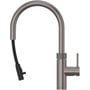 Quooker Flex Round-armatur i gunmetal med udtræksslangen trukket ud fra den buede tud.