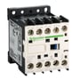 Schneider Electric hjælperelæserie K med 2NO/2NC kontakter og spole på 400V AC, vist med skrueterminaler og mærkat på siden.