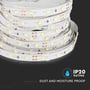 Tæt udsnit af V-Tac gul LED-strip på rulle med tekstgrafik om IP20-klassificering.
