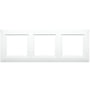 SG Armaturen Soft Square ramme til 3 moduler i hvid, med dimensionerne 140x376x4 mm.