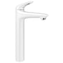 Grohe Eurostyle etgrebs håndvaskarmatur i XL-størrelse med glat hvid krop og krom detaljer ved tud og greb.