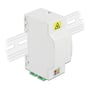 DeLock optisk fiberkoblingsboks monteret lodret på en DIN-skinne med stik synlige nederst.