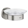 Grohe Essentials sæbeskål med holder i børstet stål og klart glas, vist fra siden med elegant krombelægning og skjult vægmontering.