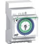 Schneider Electric mekanisk kontaktur IH med 24-timers ur, 16A, 1CO, 230V monteret i et el-tavle med synlig urskive.