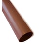 Detaljebillede af et Plastmo brun nedløbsrør med 90mm diameter, der viser rørets glatte overflade og ovale form.