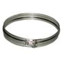 Metalbestos låsebånd til 230 mm skorsten set skråt med den blanke metalring og snaplåsen synlig.
