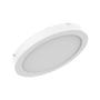 Ledvance Universal DALI MC-downlight set fra en lav vinkel med den runde kant og monteringsclips synlige.