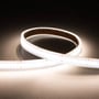 Ansell Lighting P-Cell LED strip på 5 meter med 24V IP67-klassificering og 12mm bredde i blød belysning.