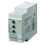 Carlo Gavazzi multifunktionstimer set skråt forfra med tre indstillingsdrejeknapper og koblingsdiagram på siden.