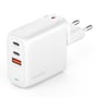En 4smarts GaN Flex 65W hvid oplader, der viser dens porte (2x USB-C, 1x USB-A) og et lille statuslys.