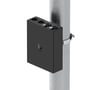 Ubiquiti Enterprise Audio/Video Bridge set bagfra på en mast med lydtilslutningerne øverst.