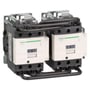 To Schneider Electric TeSys D kontaktorer monteret sammen, der viser deres kompakte design og terminalkonfigurationen for reverseringsdrift.