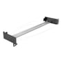 DeLock DIN-skinnepanel til 19-tommers rack set fra modsatte side med skinnen og beslagene synlige.