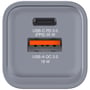 Nærbillede af opladerens porte: USB-C PD 3.0 (PPS) 35W og USB-A QC 3.0 18W.