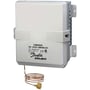 Danfoss ventilatorhastighedsregulator RGE X3R4-7DS i hvidt kabinet med mærkat og kobberrør nedad.