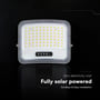 V-TAC solcelle-LED-projektør VT-105W set forfra med LED-lys og batteriindikator på fronten.