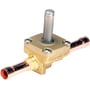 Danfoss magnetventil EVR 15 med 16mm ODF-tilslutninger i kobber og gul messing ventilhus.