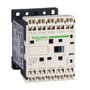 Schneider Electric hjælperelæ, serie K, model CA3KN, 24VDC. Relæet har 2 NO og 2 NC kontakter og er monteret på DIN-skinne.
