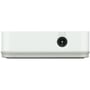 D-Link Fast Ethernet Easy Desktop Switch set fra siden med rundt strømstik på den hvide bagside.