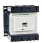 Schneider Electric TeSys D kontaktor på 200A, 4P, 230V AC, vist fra siden med fokus på den hvide midterdel og sorte terminaler.