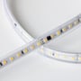 LEDlife Type X-2 ridebane-LED-strip set tæt på med synlige dioder og markering for tilskæring.
