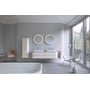 Stilrent Duravit D.2 Plus badeværelsesmøbel med integreret bordplade i nordisk hvid mat satni lak og dobbeltvask, belyst af naturligt lys.
