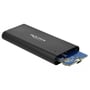 Delock M.2 NVMe kabinet med printpladen delvist ude, viser intern elektronik og USB-C tilslutning.