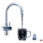 GROHE Red II Duo køkkenarmatur med kromfarvet L-tud tapper vand direkte i en tekop.