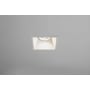 Astro 5738 Minima Square indbygningsspot i hvid, viser den firkantede form integreret i et loft.
