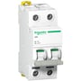 Schneider Electric Acti9 iSW lastafbryder med 2 poler, 63A og 415V, fremstår i hvid plast med grønne og gule detaljer.