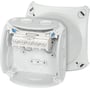 Hensel Forgreningsdåse DK0202G i hvid plast, åben med 5-polet klemme indeni, viser 93x93x62 mm dimensioner.