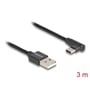 Nærbillede af Delock USB 2.0 kabel, der viser det vinklede USB-C hanstik og USB-A hanstikket med Delock logo.