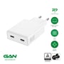 Skråt produktmotiv af den hvide 4smarts PDPlug Slim Dual GaN-vægoplader med to USB-C-porte og 65 W.