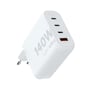 Xtorm 140W GaN2 Ultra hjemmeoplader i hvid med 3 USB-C og 1 USB-A port, vist med stikket fremme.