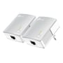 To hvide TP-LINK AV 600 Nano Powerline-adaptere set skråt forfra med RJ45-stik, grønne indikatorlys og strømstik.