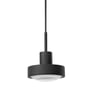 ANTIDARK VIP 3 pendel i sort metal med en diameter på 120 mm, vist hængende fra en sort ledning mod hvid baggrund.