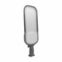 SpectrumLED 200 W LED-gadelampe med skumringssensor set skråt forfra, så armaturets dybde og rørbeslag ses.