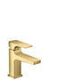Elegant Hansgrohe etgrebsbatteri i guld messing med 127 mm tud og push-open bundventil på hvid baggrund.
