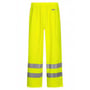Detaljebillede af Lyngsøe regnbukser i gul PU, viser Lyngsøe logo og materialetekstur på hi-vis buks.