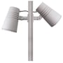 SG Armaturen Spot Wax LED armatur i grå aluminium med to justerbare lamper monteret på en mast. Lampen har direkte optik og 27° spredningsvinkel.