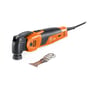 Fein Multimaster MM 700 MAX multiværktøj med 450W motor og Starlock Max-tilslutning. En savklinge ligger ved siden af.
