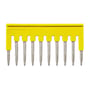 Omron XW5S-P1.5-10YL cross bar i gul plast med 10 poler og push-in funktion, ideel til 1 mm² rækkeklemmer.