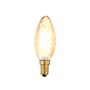 Tændt Nielsen Light LED kertepære med snoet gyldent glas, der udsender varmt hvidt lys, E14 sokkel.