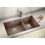Blanco Subline 430/270-U PD KA undermonteringsvask i brun komposit med to kummer og en elegant vandhane, set fra en anden vinkel.