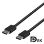 Deltaco DisplayPort-kablets sorte ledning og to stik ses på skrå sammen med et DP8K-logo.